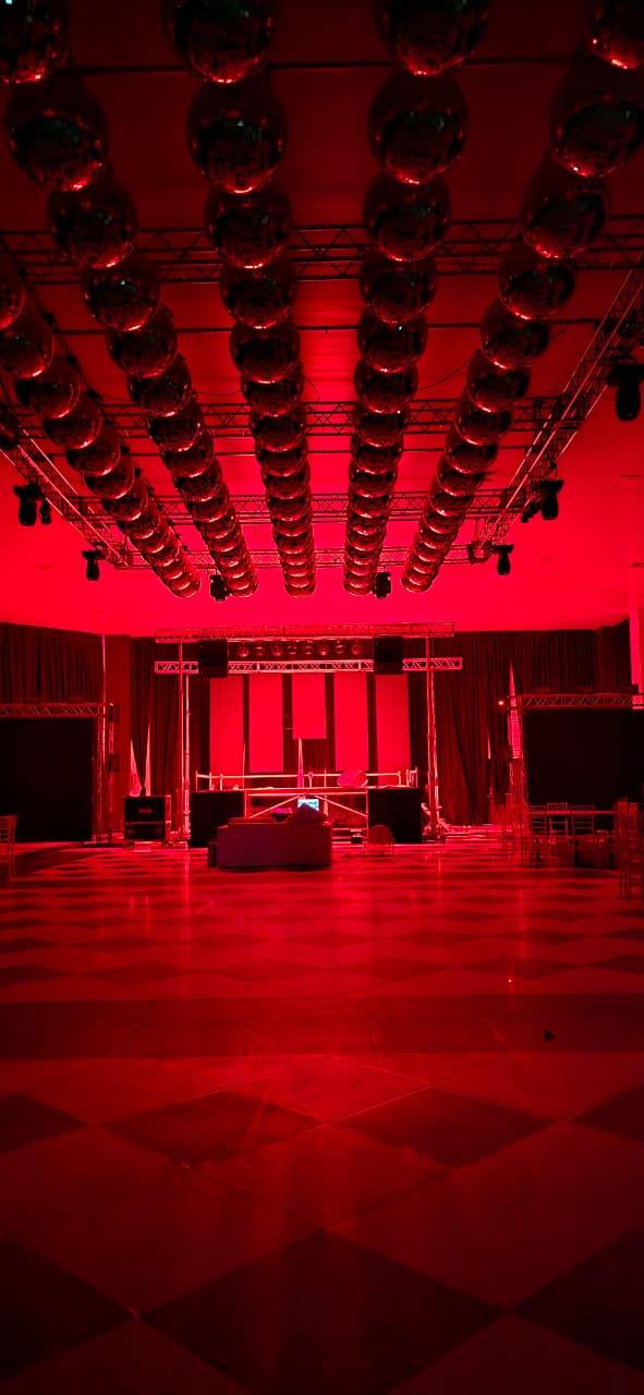 Ambientación Red Lounge